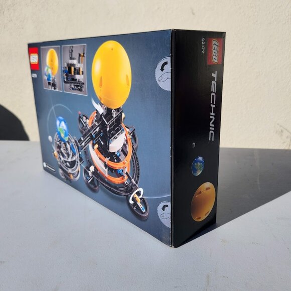 42179 LEGO Technic Planet Earth Moon Sun in Orbit Building Set Outer Space Solar - Picture 12 of 15